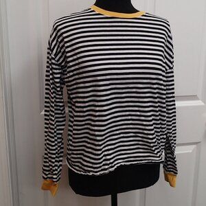 Divided by H&M Strippd Ladies Top Size Small
